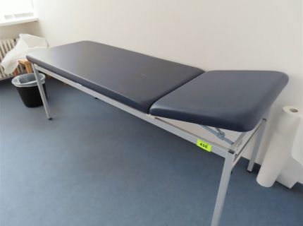 1 Behandlungsliege Fabr. Schmitz Kunstleder