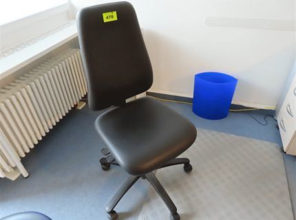 2 Bürodrehstühle Fabr. Dauphin 1x
