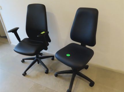 2 Bürodrehstühle 1 x Fabr.