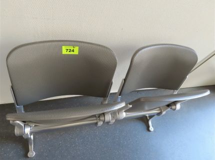 2 Wartegruppen 2-Sitzer grau bodenverschraubt