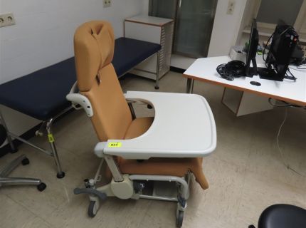 1 Patienten-Transportstuhl Fabr. Stiegelmeyer Modell