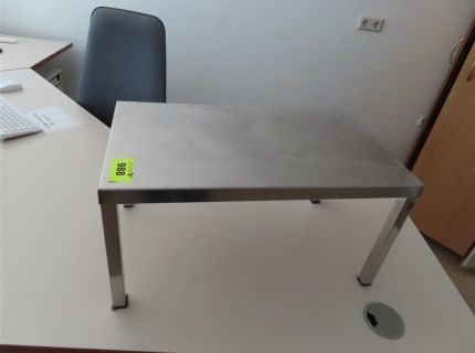 1 Edelstahl-Tisch 050 m x