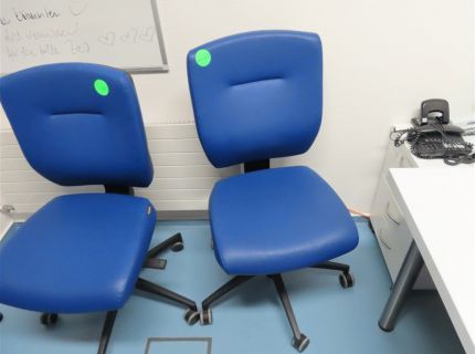2 Bürodrehstühle Leder blau -