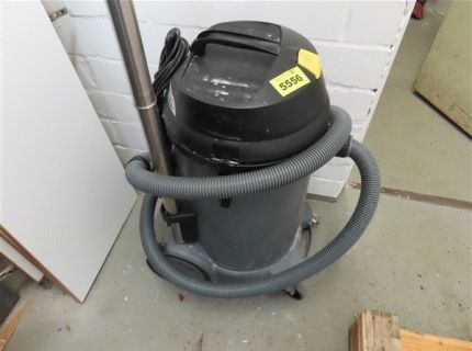 1 Industrie Nass-Trocken-Sauger Fabr: Kärcher