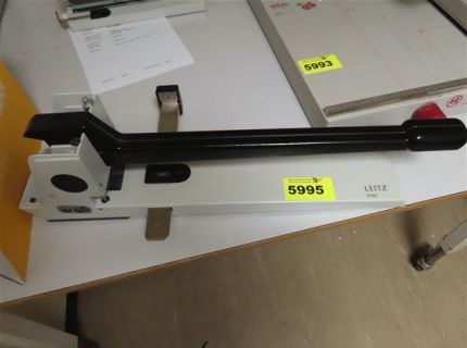 1 Registraturlocher Fabr. Leitz Typ
