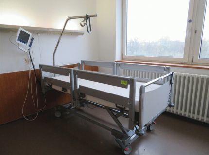 1 Pflegebett Fabr. Stiegelmeyer Typ