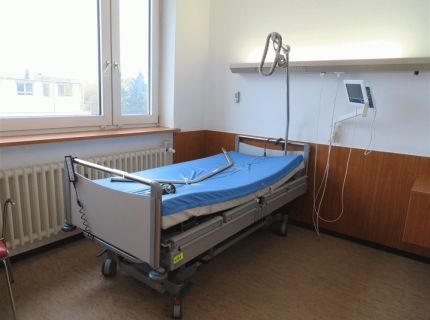 1 Pflegebett Fabr. Stiegelmeyer Typ