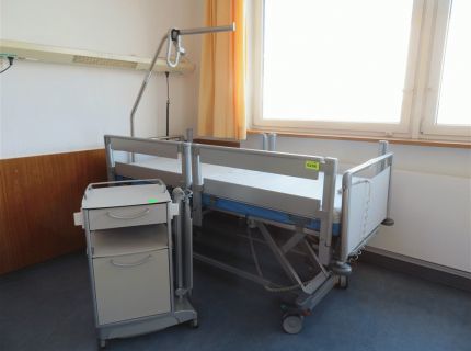 1 Pflegebett Fabr. Stiegelmeyer Typ
