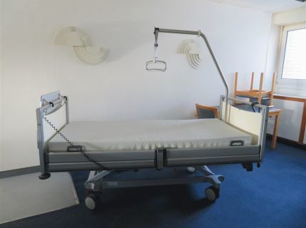 1 Pflegebett Fabr. Stiegelmeyer Typ