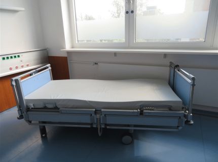 1 Pflegebett Fabr. Stiegelmeyer Typ
