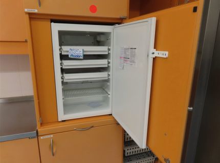 1 Medikamentenkühlschrank Fabr. Kirsch Typ