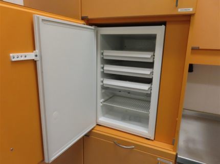 1 Medikamentenkühlschrank Fabr. Kirsch Typ
