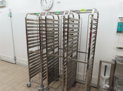 3 Gestellwagen mit Blechhalter -