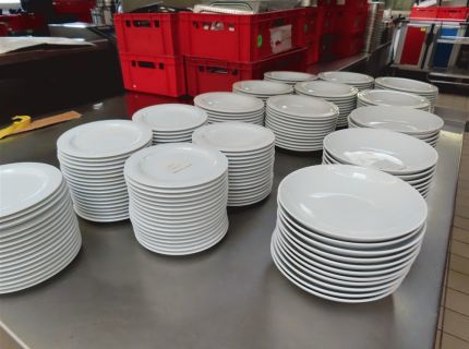 1 Posten Geschirr weiß ca.