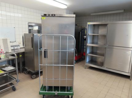 1 Edelstahl-Kühlschrank Fabr. Alpeninox/ZGI Typ