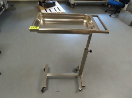 1 OP-Iinstrumententisch Edelstahl ca. 065
