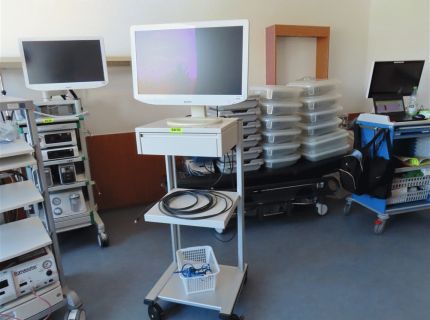 1 Gerätewagen mit LCD-Monitor Fabr.