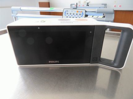 1 tragbarer Patientenmonitor Fabr. Philips