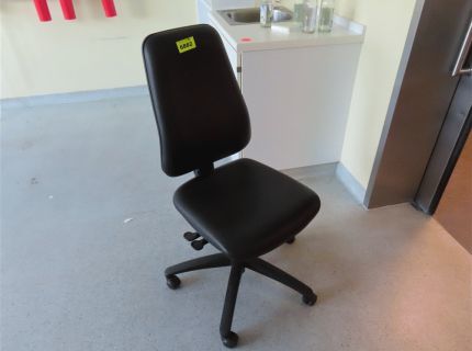 1 Drehstuhl Kunstleder schwarz -