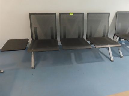 1 Wartebank/Traversenbank Metallgitter grau 3-Sitzer