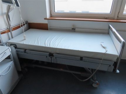1 Pflegebett Fabr. Stiegelmeyer Typ:
