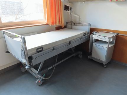 1 Pflegebett Fabr. Stiegelmeyer Typ