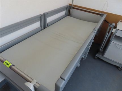 1 Pflegebett Fabr. Stiegelmeyer Typ: