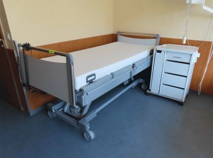 1 Pflegebett Fabr. Stiegelmeyer Typ