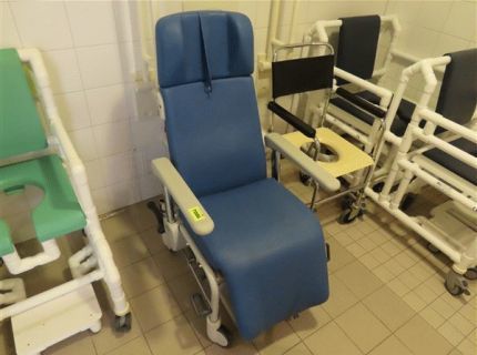 1 Patienten-Transportstuhl Fabr. Stiegelmeyer Modell