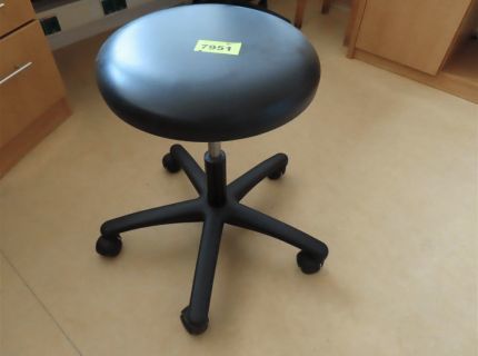 1 Arbeitshocker Kunstleder schwarz -