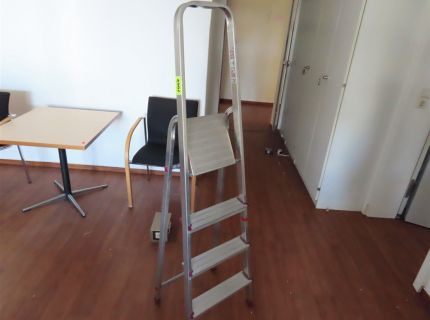 1 Alu-Haushaltsleiter 4-stufig -