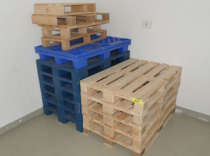 1 Posten Paletten verschiedene Ausführungen
