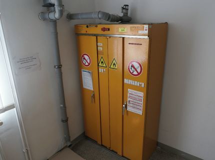 1 Gefahrstofflagerschrank Fabr: DÜPERTHAL