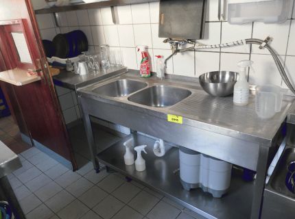 1 Spültisch mit 2 Becken