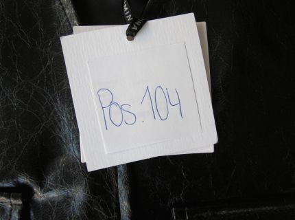 1 Weste Lederoptik vorne mit