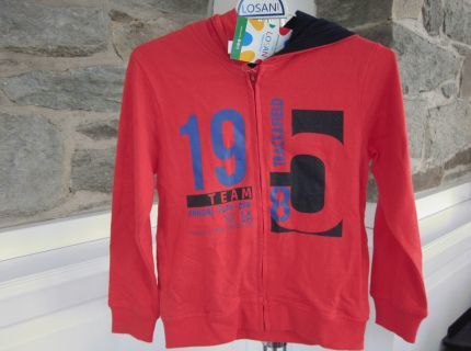 1 Jacke mit Kapuze rot