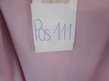1 Kleid rosa eng anliegend