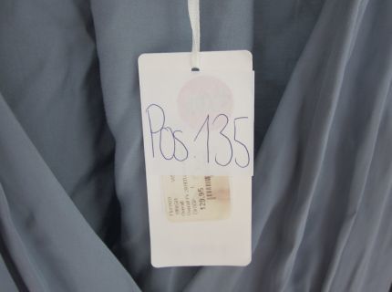 1 Einteiler blau glänzender Stoff
