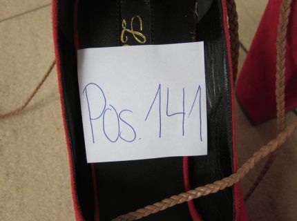 1 Hohe Schuhe rot offen