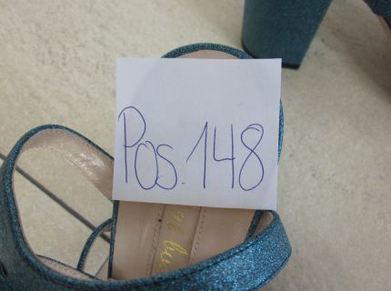 1 Schuhe hoher Absatz mit