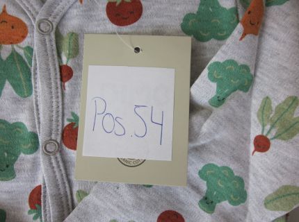 1 Body grau mit Gemüse-Muster