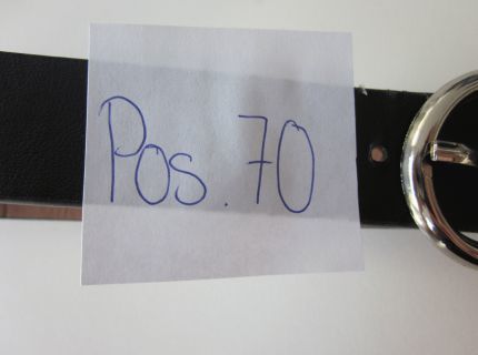 1 Gürtel schwarz mit silbernen