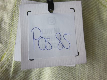 1 Jeanshose gelb weites Bein