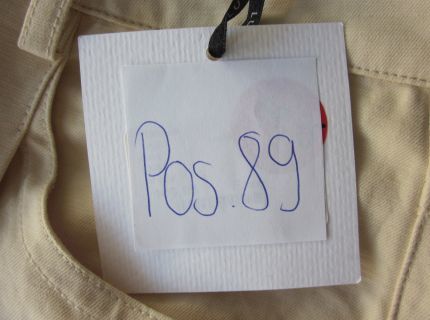 1 Jeanshose gelb weites Bein
