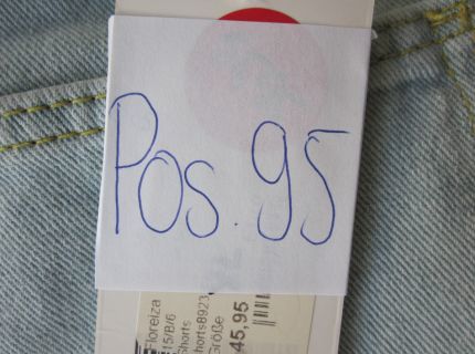 1 Jeanshose kurz hellblau Größe