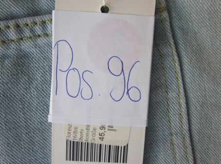 1 Jeanshose kurz hellblau Größe