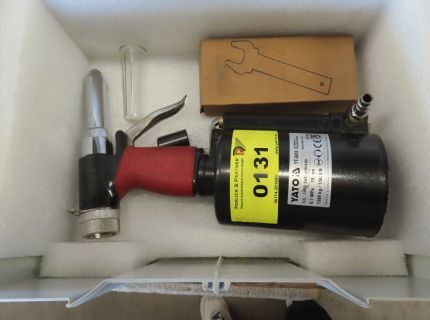 1 Nietzange pneumatisch Fabr.: YATO