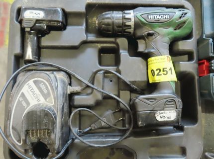 1 Akku-Schrauber Fabr.: Hitachi Typ: