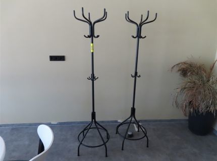 2 Standgarderobe Fabr.: Ikea Typ: