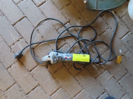 1 Winkelschleifer Fabr.: Bosch Typ: